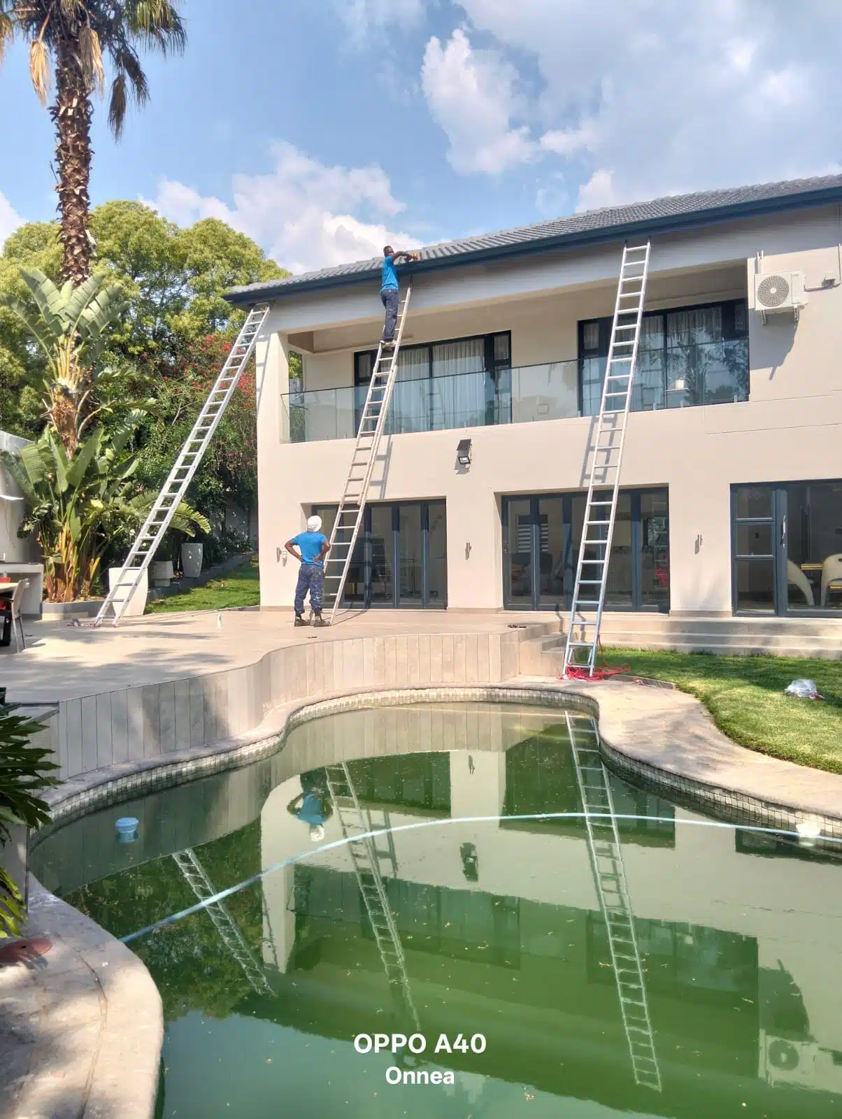 Seamless gutter installation in Morningside